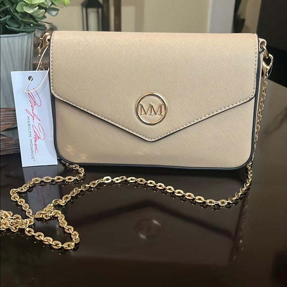 Marilyn Monroe Cream and Gold Crossbody Bag with Envelope Design - Picture 1 of 6